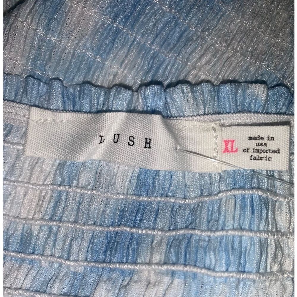 Lush Cropped Top - Picture 5 of 6